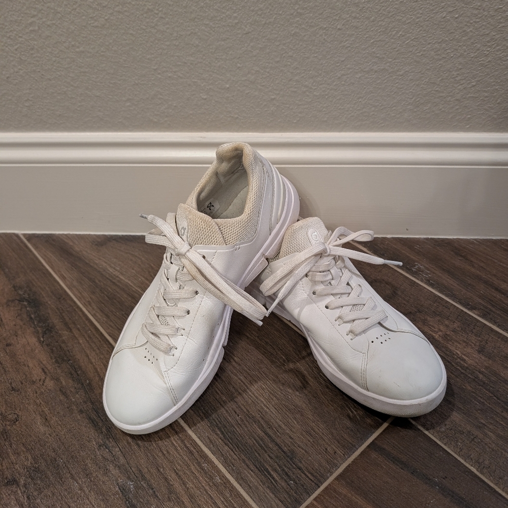 On Cloud The Roger Advantage Sneaker, size 8.5
